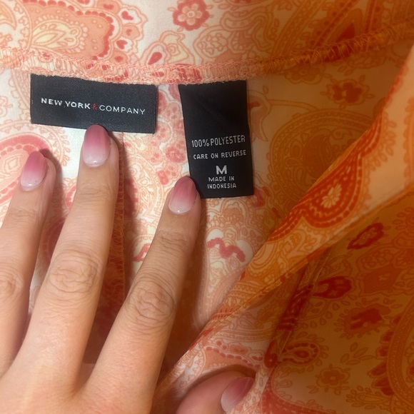 New York & Company peach paisley long sleeve blouse, sz M - Picture 5 of 6